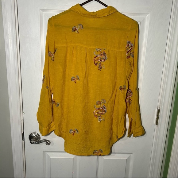 Fig and Flower Mustard Yellow Collard Embroidered floral button up Size Medium - Picture 7 of 14